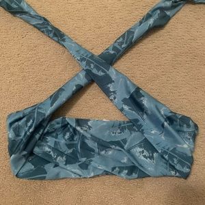 Versatile Revolve swim top size small